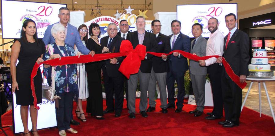 Corte de cinta del Puerto Rico International Auto Show del 2019. (horizontal-x3)