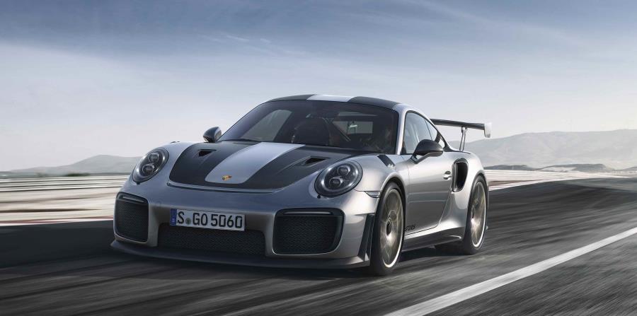 Porsche 911 GT2 RS (horizontal-x3)