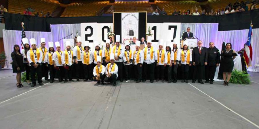 Al conmemorar sus 20 años de fundación, la Escuela Hotelera de San Juan confirió un total de 879 grados entre sus dos recintos, el de Hato Rey y el de Mayagüez. (Suministrada) (horizontal-x3)