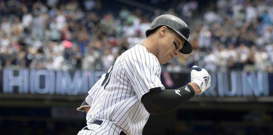 Aaron Judge celebra su jonrón. (AP) (horizontal-x3)