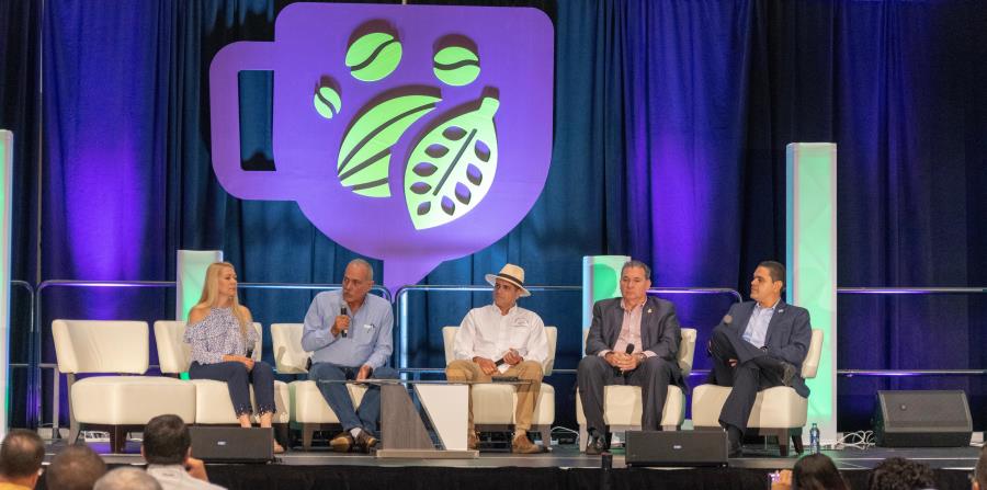 En la foto, los participantes del panel “El futuro de la industria de café desde la perspectiva de la empresa privada”. (horizontal-x3)