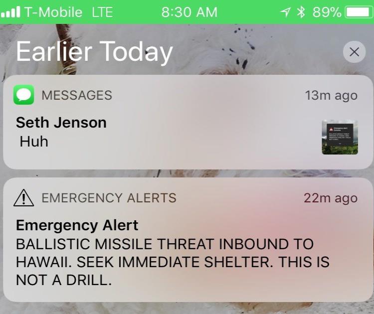 imagen de la pantalla de un celular muestra una falsa alarma de un ataque con un misil balístico que fue enviada por error por la Agencia de Emergencias de Hawái el sábado 13 de enero del 2018. (AP / Marco García) (semisquare-x3)