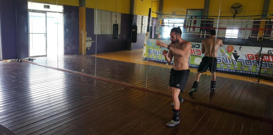 El excampeón mundial José Pedraza retomó de inmediato su entrenamiento tras el embate del huracán María, gracias a que el Gimnasio Municipal de Boxeo Nicolás “El Puma” Ortiz, de Cidra, no sufrió daños mayores. (horizontal-x3)