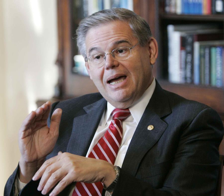 Para el senador demócrata Robert Menéndez (Nueva Jersey), Trump utiliza como rehenes a los indocumentados que llegaron a Estados Unidos de la mano de sus padres. (AP / Susan Walsh) (semisquare-x3)