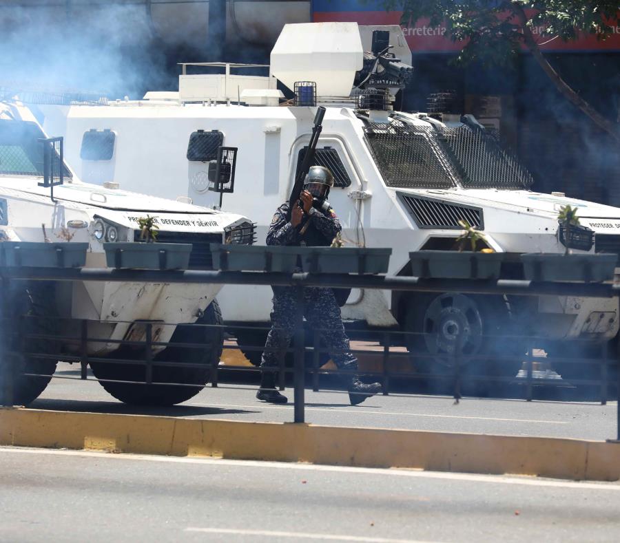 El gobierno chavista evitó que algunas señales internacionales pudieran transmitir los violentos hechos que se registraron este martes en Caracas, Venezuela. (semisquare-x3)
