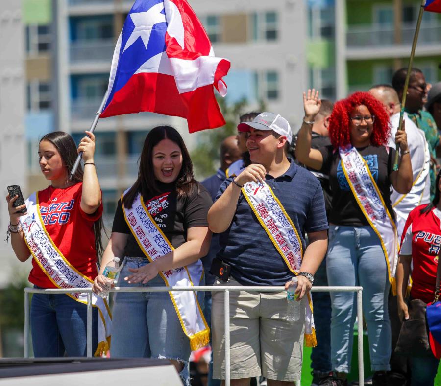 Cientos asisten a la Parada Puertorriqueña en Orlando El Nuevo Día