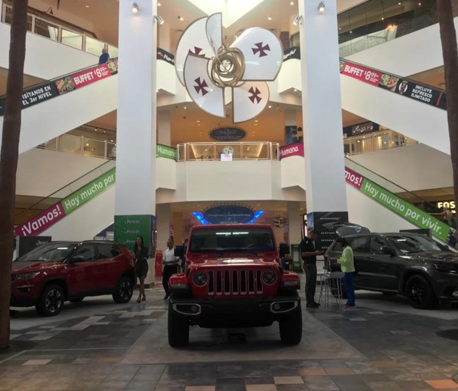 La exhibición de Chrysler estará en el área del atrio central hasta el domingo, 28 de octubre de 2018. (semisquare-x3)