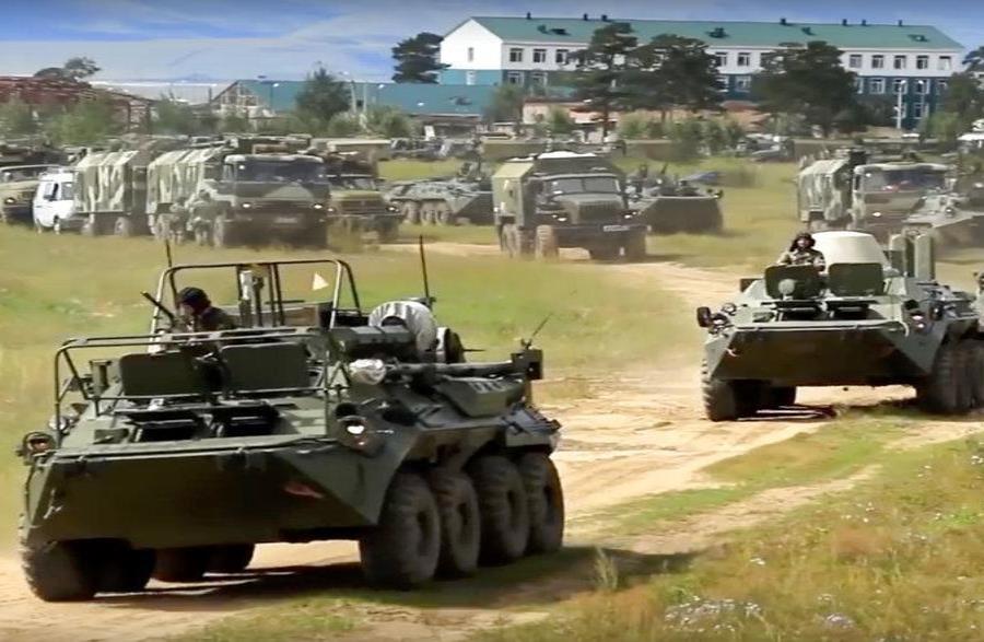 Rusia muestra su poder con los ejercicios militares más grandes de su historia (semisquare-x3)