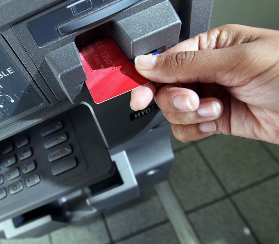 La ATM estaba ubicada en la parte posterior de la iglesia (semisquare-x3)