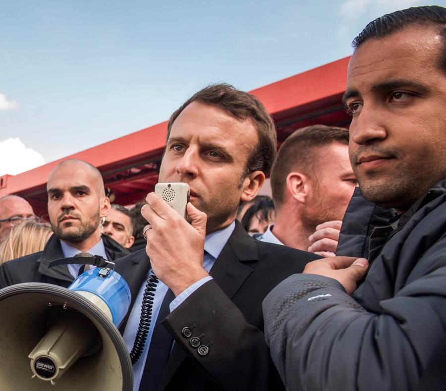 Emmanuel Macron (semisquare-x3)