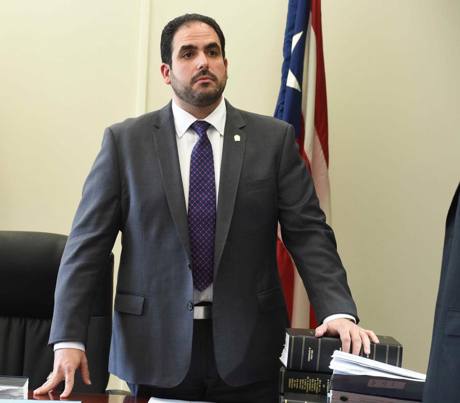 El representante del gobernador ante la Junta, Christian Sobrino (semisquare-x3)