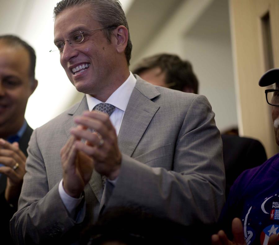 García Padilla dio su mensaje a través de sus redes sociales. (semisquare-x3)