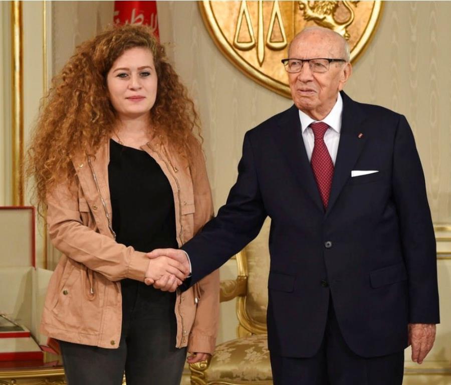 La joven palestina Ahed Tamimi (semisquare-x3)