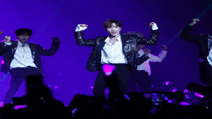 La banda de K-pop Super Junior incluyó el tema de Luis Miguel en su nuevo mini álbum (semisquare-x3)
