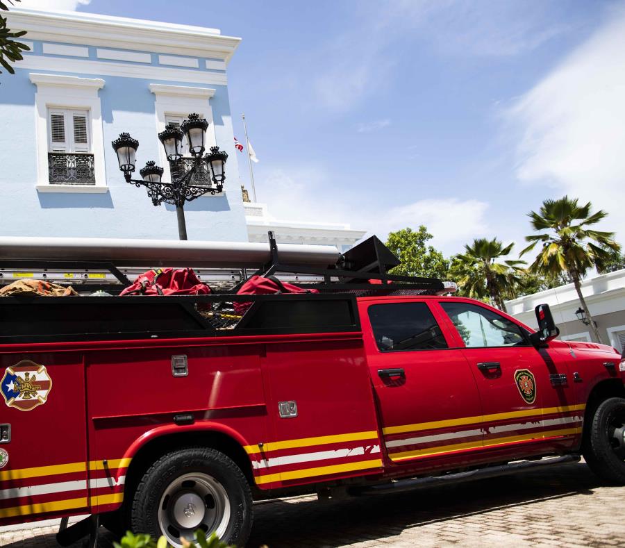 Un auto de los bomberos en La Fortaleza el pasado 28 de agosto. (semisquare-x3)