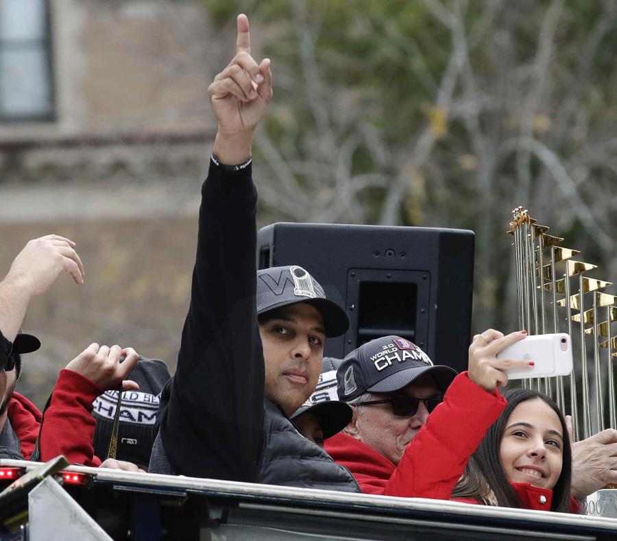 Alex Cora (semisquare-x3)