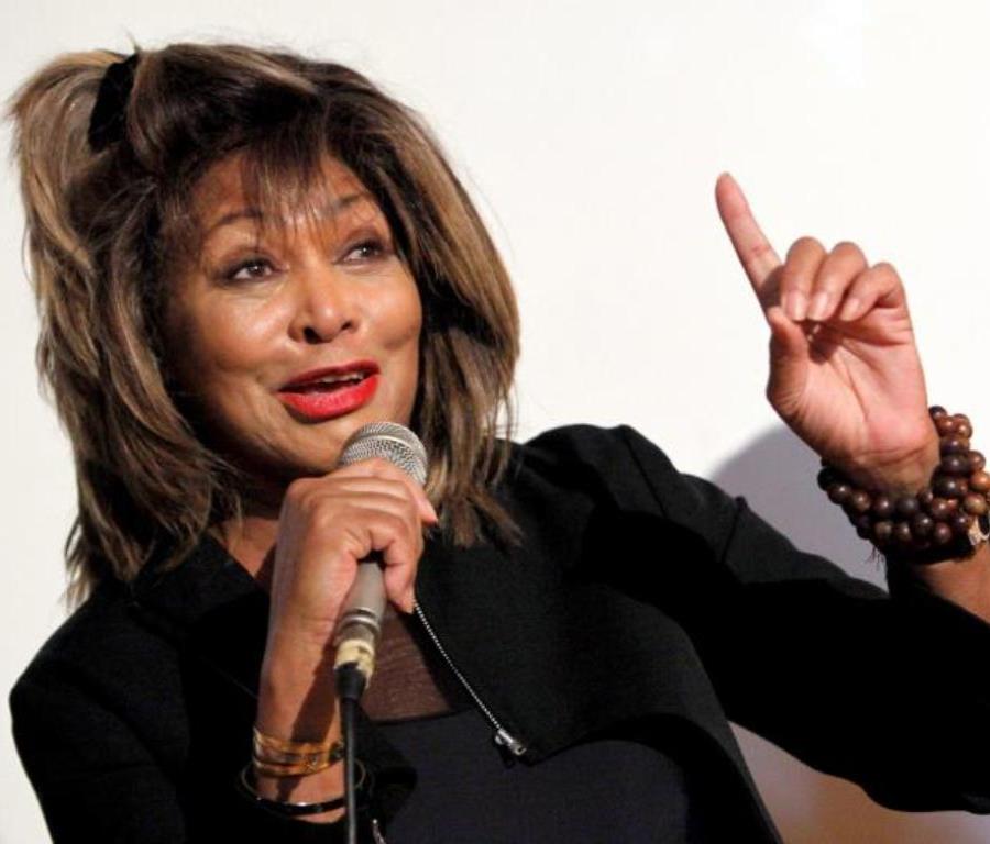 Tina Turner revela que fue obligada a ir a un burdel en su noche de bodas (semisquare-x3)