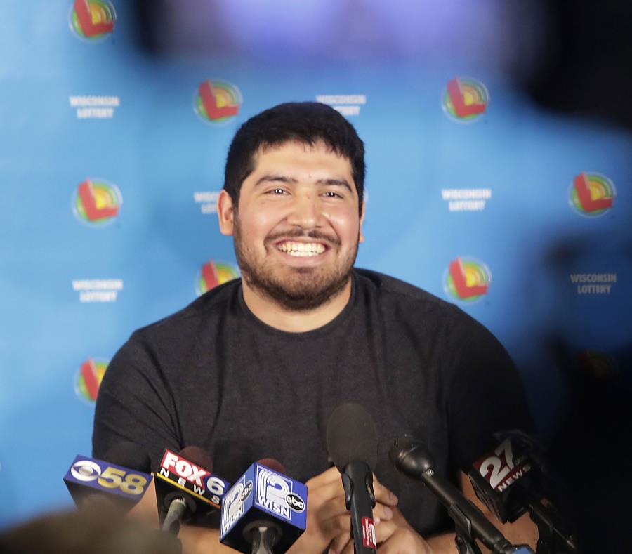 Joven reclama premio de lotería de 768 millones en Wisconsin