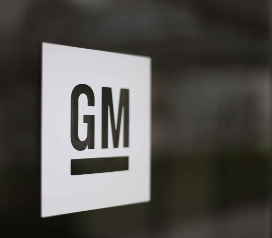 El logo de General Motors en la sede de la empresa en Detroit. (semisquare-x3)