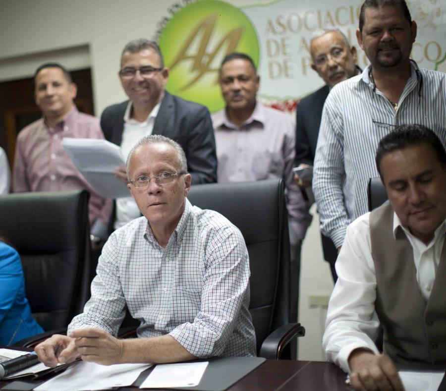 El presidente de la Asociación de Alcaldes, Rolando Ortiz, es uno de los alcaldes con el mayor sueldo en la isla (semisquare-x3)