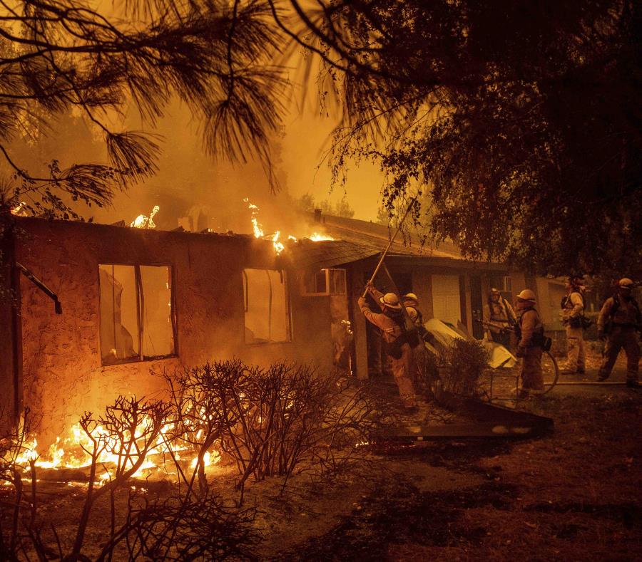 Resultado de imagen para lluvia ayuda a la extinciÃ³n del incendio en California