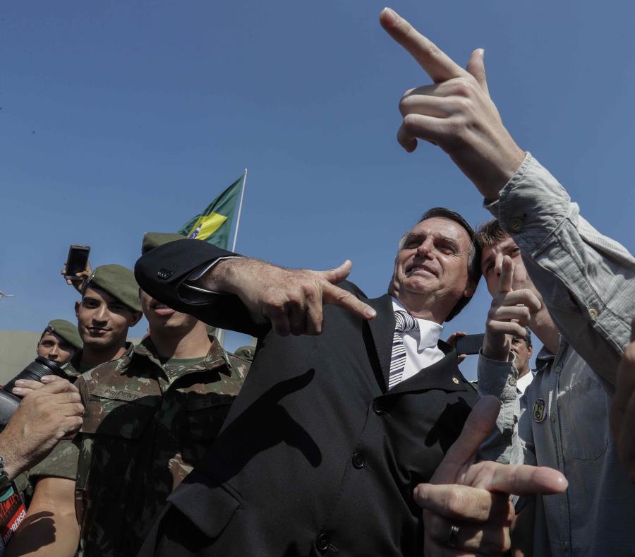 El candidato presidencial de ultraderecha en Brasil, el diputado Jair Bolsonaro (semisquare-x3)