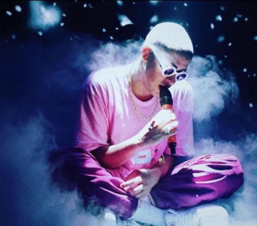 #Video Cansancio vence a Bad Bunny en el escenario