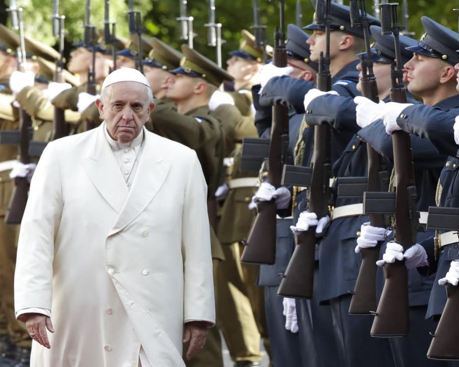 El Papa admite que la falta de condena a abusos sexuales aleja a los católicos (semisquare-x3)
