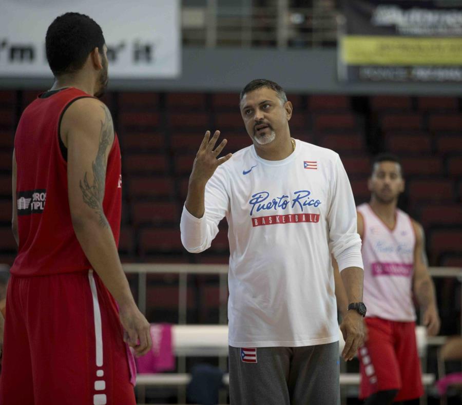 El técnico nacional Eddie Casiano dijo que escogerá a los 12 canasteros para la ventana en el coliseo Roberto Clemente de la lista de 24 preseleccionados. (semisquare-x3)
