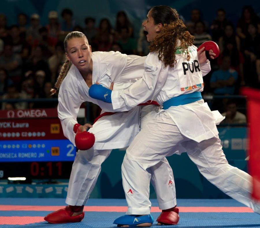 Janessa Fonseca (derecha) cerró con una quinta posición en la división de +59 kilogramos del karate femenino. (Suministrada) (semisquare-x3)