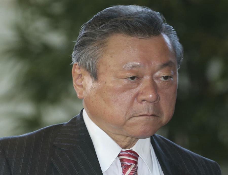 El ministro japonés de ciberseguridad nunca usó una computadora (semisquare-x3)