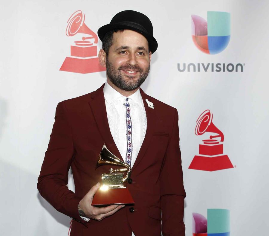 El nuevo disco de Eduardo Cabra tiene 10 canciones. (AP) (semisquare-x3)
