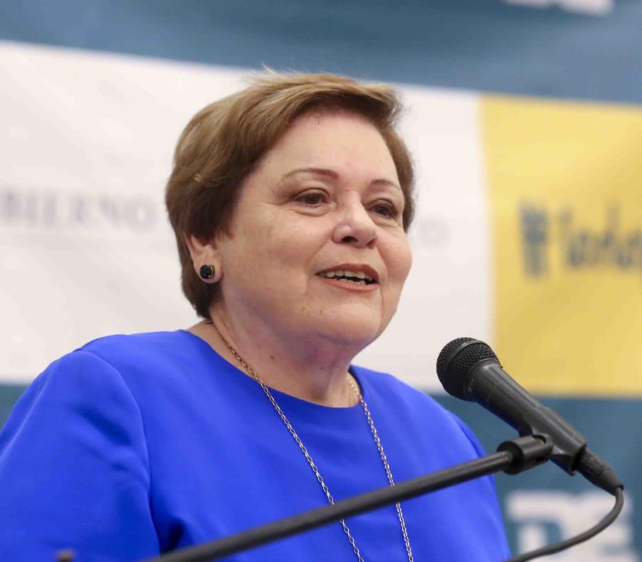 En la foto la presidenta de la Asociación de Maestros de Puerto Rico, Aida Díaz (GFR Media) (semisquare-x3)