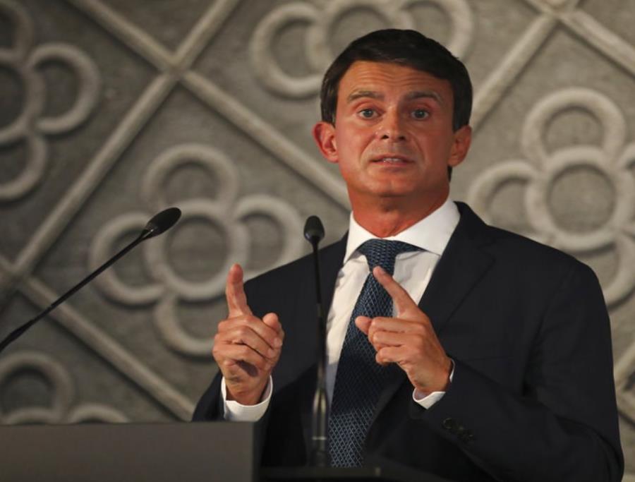 Manuel Valls confirmó su candidatura a la alcaldía de la capital de Cataluña, en las elecciones del próximo año (semisquare-x3)