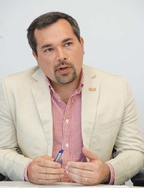 El vicepresidente de Crédito y Pymes de Oriental, Fernando Herrera, indicó que la plataforma es la primera de su tipo ofrecida por una entidad bancaria local. (vertical-x1)