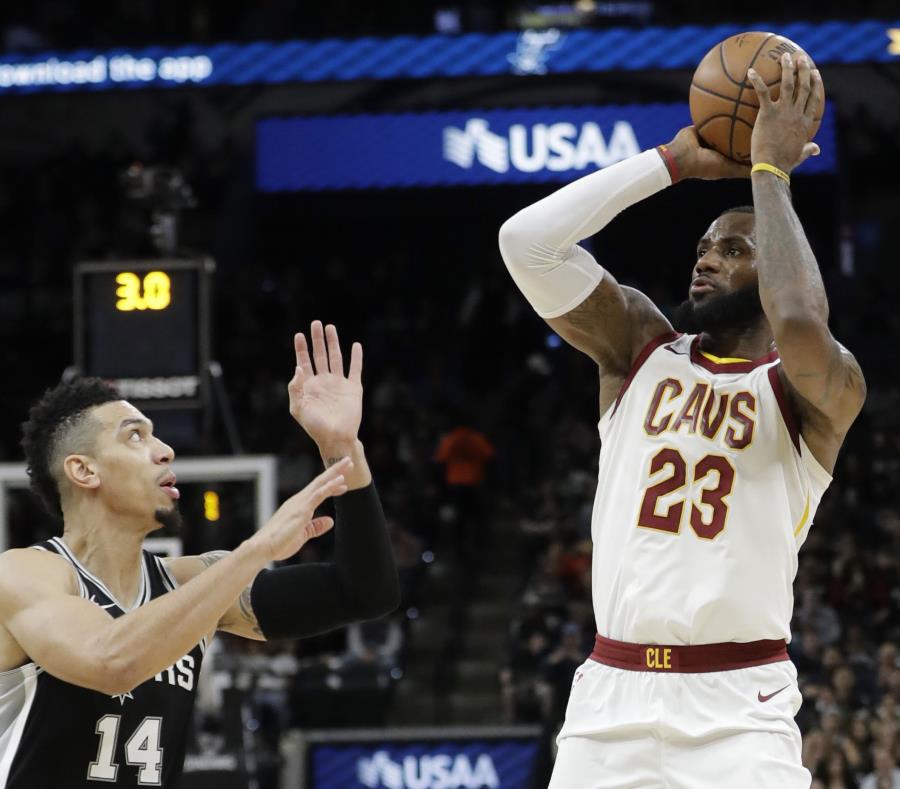 LeBron James, jugador más joven en anotar 30000 puntos en NBA