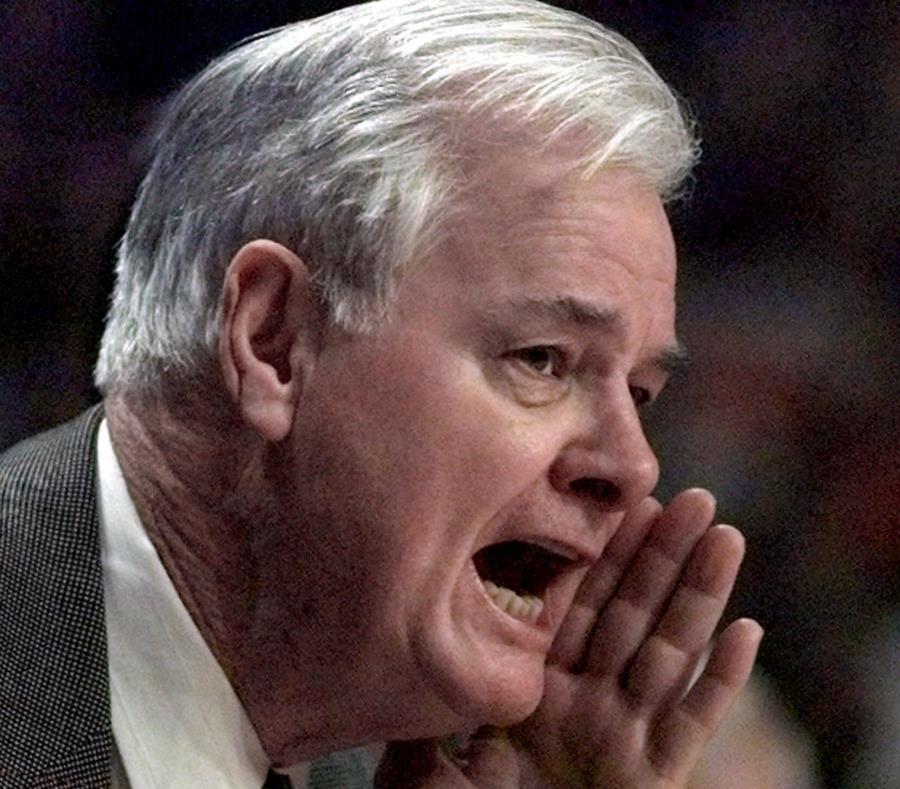 Como asistente de Phil Jackson, Tex Winter, en la foto, conquistó nueve cetros con los Bulls y los Lakers en la NBA. (AP) (semisquare-x3)