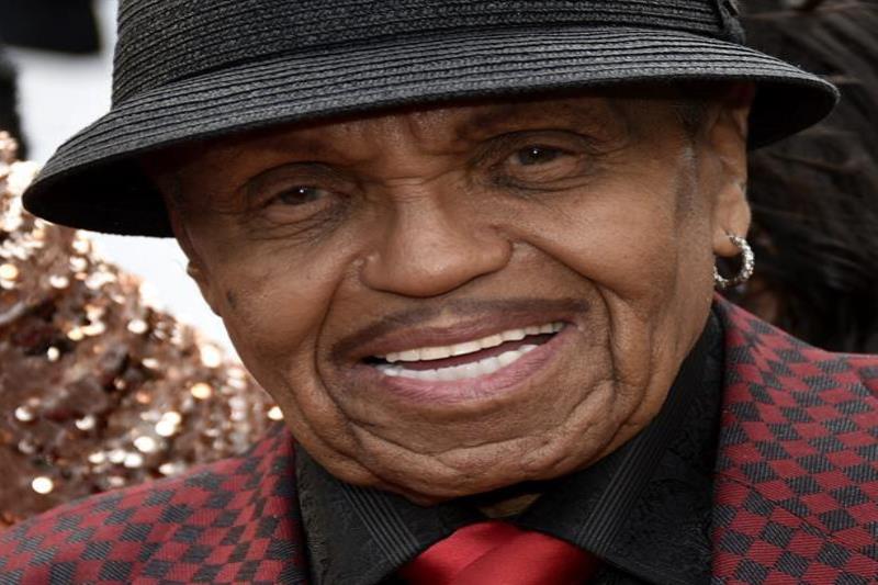 Joe Jackson muere (semisquare-x3)