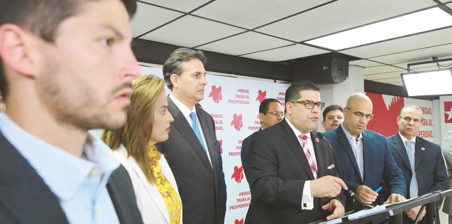 Un oficial examinador decidirá la pugna interna en el PPD (horizontal-x3)
