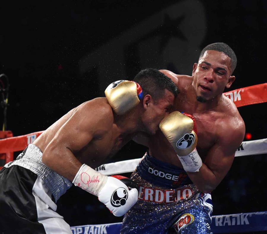 Félix Verdejo (der.) representó a Puerto Rico en la olimpiada Londres 2012 y era una de las principales promesas en el boxeo rentado hasta que perdió su invicto ante Inés Antonio Lozada Torres el 17 de marzo. (semisquare-x3)
