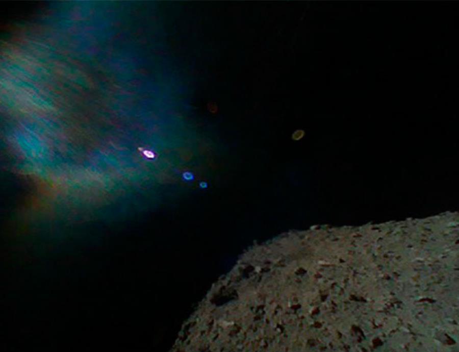 Dos rover aterrizaron con éxito en un asteroide y ya mandaron las primeras imágenes (semisquare-x3)