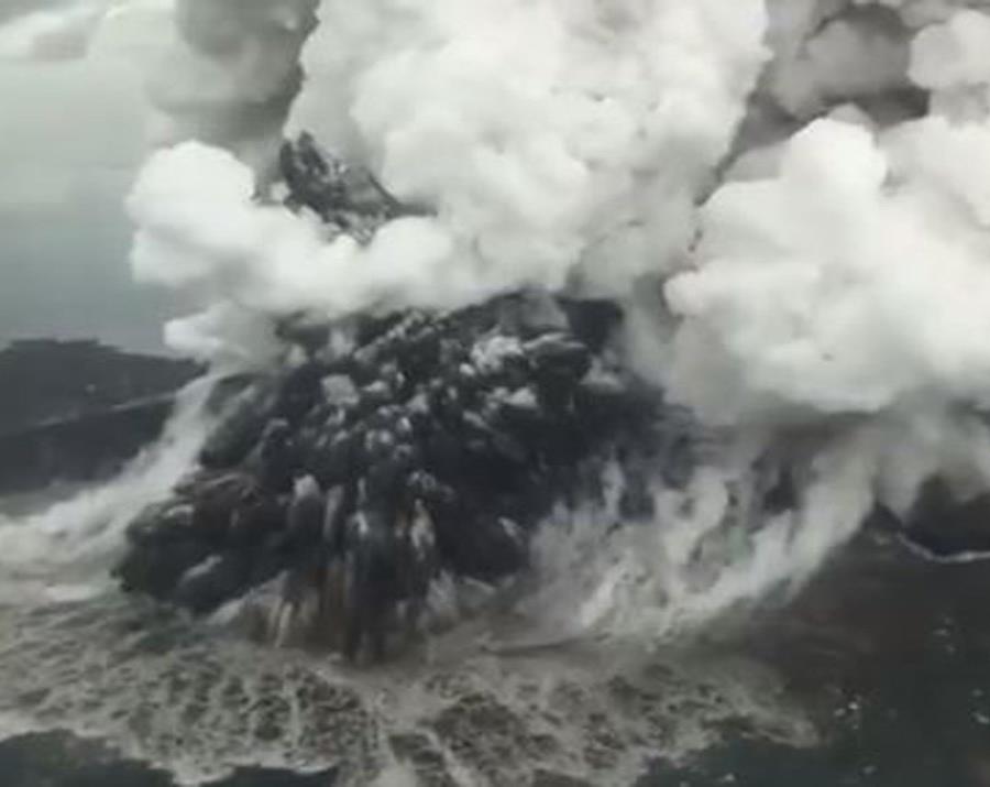 El 'video fue grabado pro el capitán de un avión. (Captura de Twitter) (semisquare-x3)