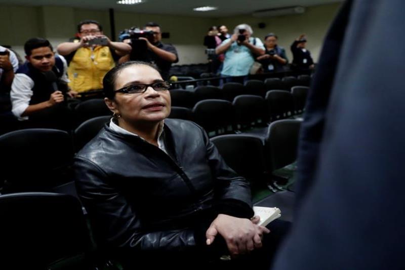 Condenan a más de 15 años de prisión a la ex vicepresidenta de Guatemala por corrupción (semisquare-x3)