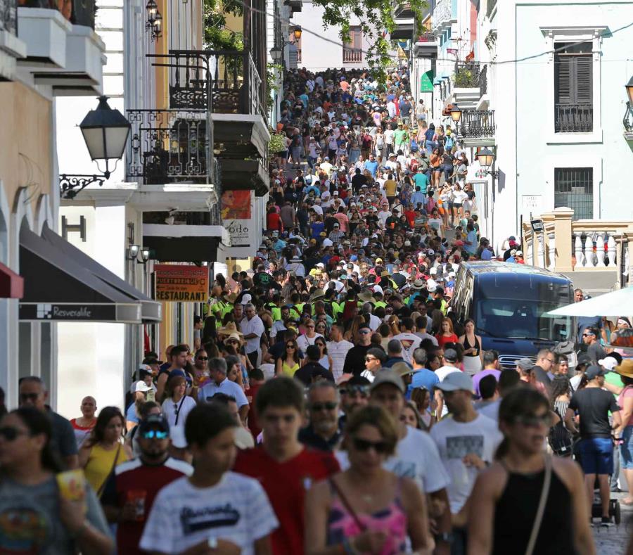 Los empleados municipales recibieron el dinero por trabajar en las SanSe de este año. (GFR Media) (semisquare-x3)