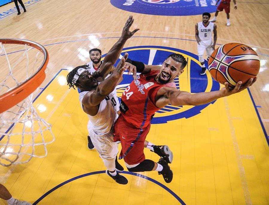Gian Clavell jugó en los pasados cuatro partidos de la Selección Nacional en las ventanas clasificatorias (Archivo / FIBA) (semisquare-x3)