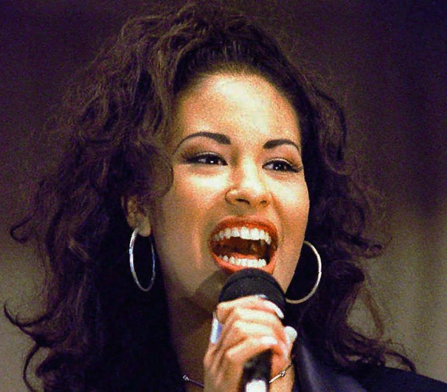 Selena Quintanilla fue asesinada en marzo de 1995 (semisquare-x3)