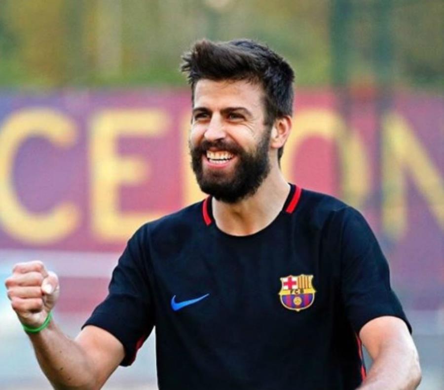 Los hijos de Sharkia y Piqué se divierten a lo grande en el lodo (semisquare-x3)