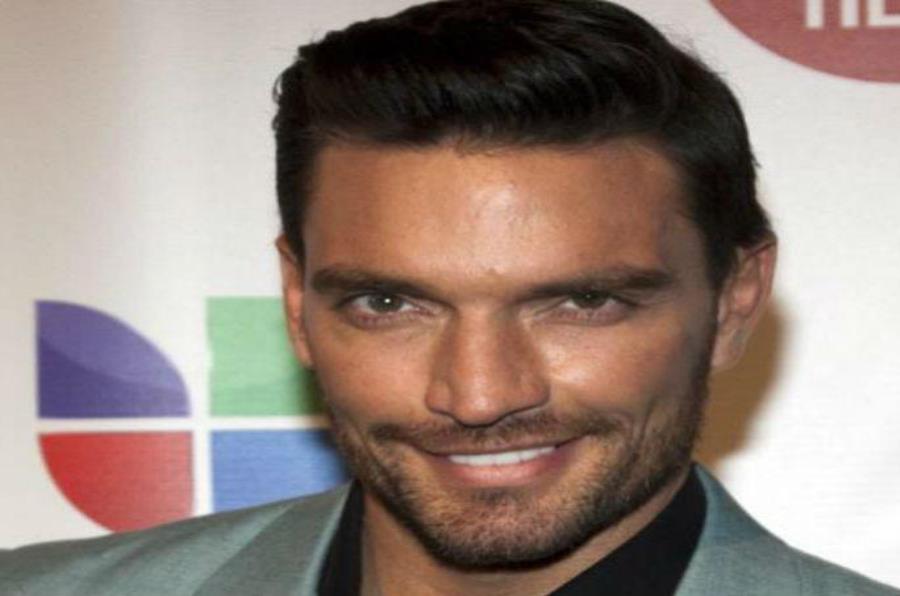 Julián Gil lleva más de un año peleando la custodia de su hijo Matías. (semisquare-x3)