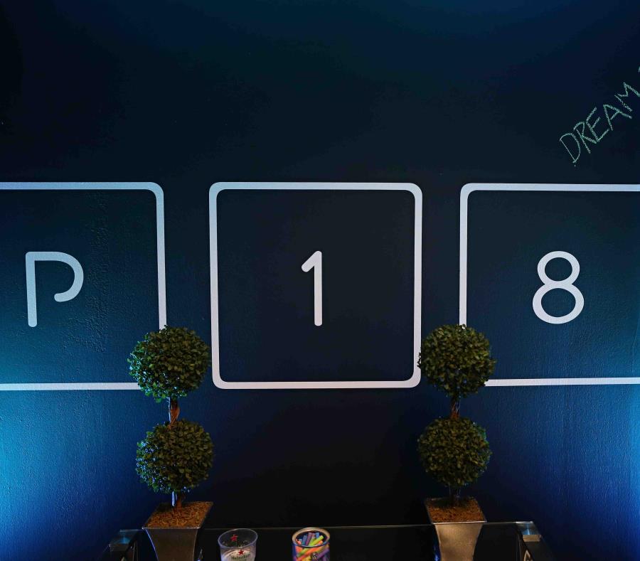 El programa Parallel18 brinda cursos de capacitación, mentoría y cumplimiento de métricas por 20 semanas, y también ofrece una subvención de $40,000, así como espacio de trabajo. (GFR Media) (semisquare-x3)