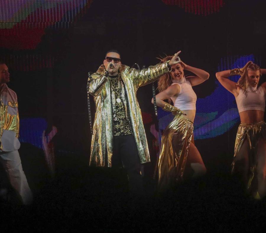 Daddy Yankee mantiene en pie el concierto de esta noche en el Coliseo